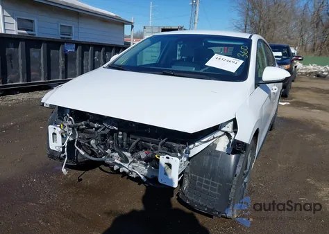 2021 Hyundai Ioniq Electric Se z USA, uszkodzony, nr VIN KMHC75LJXMU081853